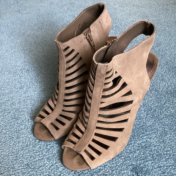 Steve Madden Pitera Wedges - Picture 4 of 11